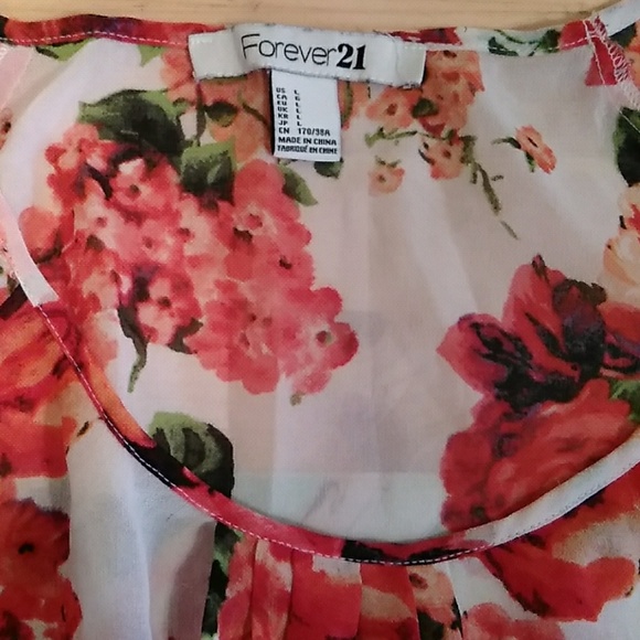 Red floral blouse - Picture 3 of 4